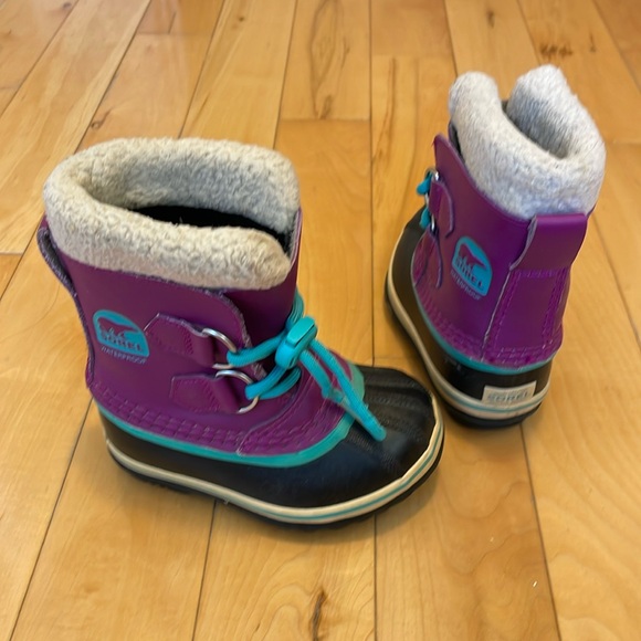 Yoot Pac™ Nylon Sorel boots- toddler size 8 - Picture 1 of 3